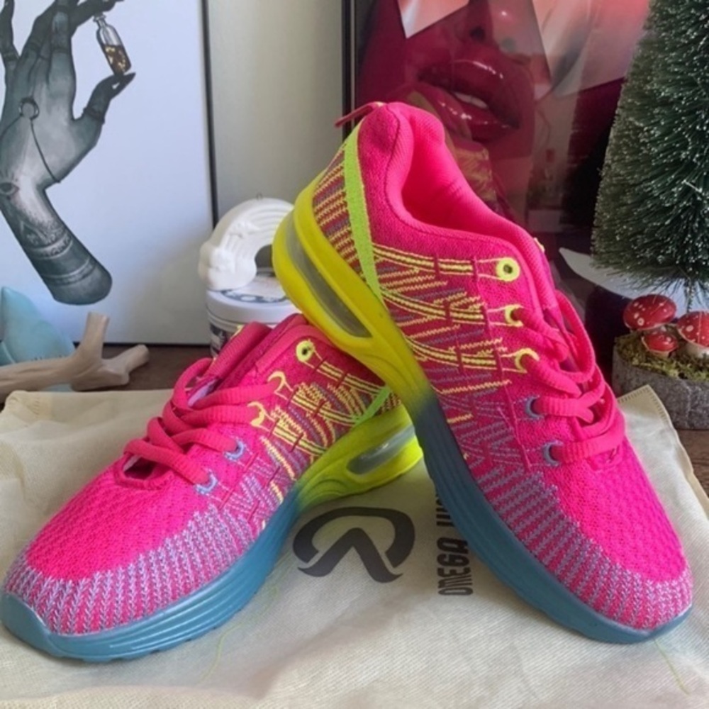 Omega Walk Athletic Shoes  6.5  New